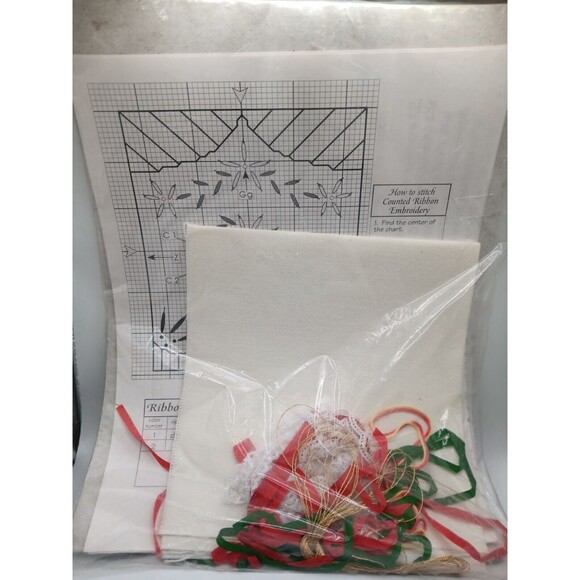 TRUE COLORS Ribbon Embroidery SRK 70010 Poinsettia Tissue Box Beginnner Level - Picture 5 of 5